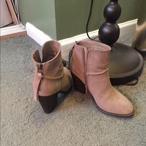 Ankle boots